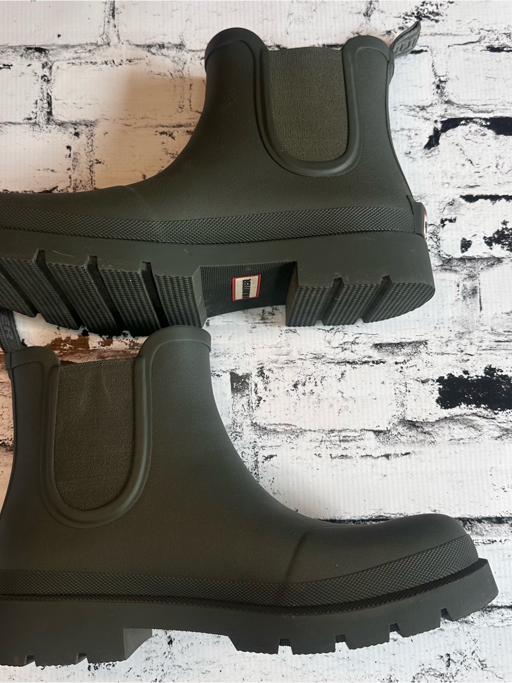 Hunter Men's Chelsea Rain Boots in Olive - Picture 4 of 5
